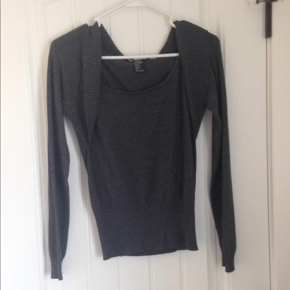 Fitted gray top